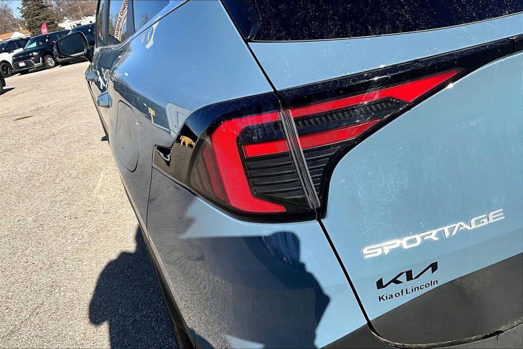 Certified 2026 Kia Sportage EX w/ EX Panoramic Sunroof Package image 22