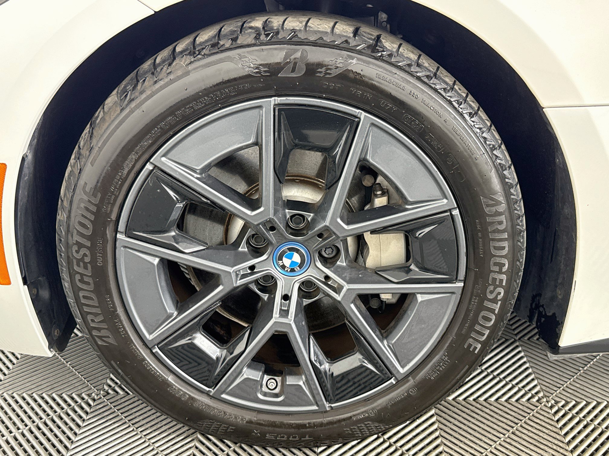 Used 2023 BMW i4 eDrive40 w/ Premium Package RWD image 36
