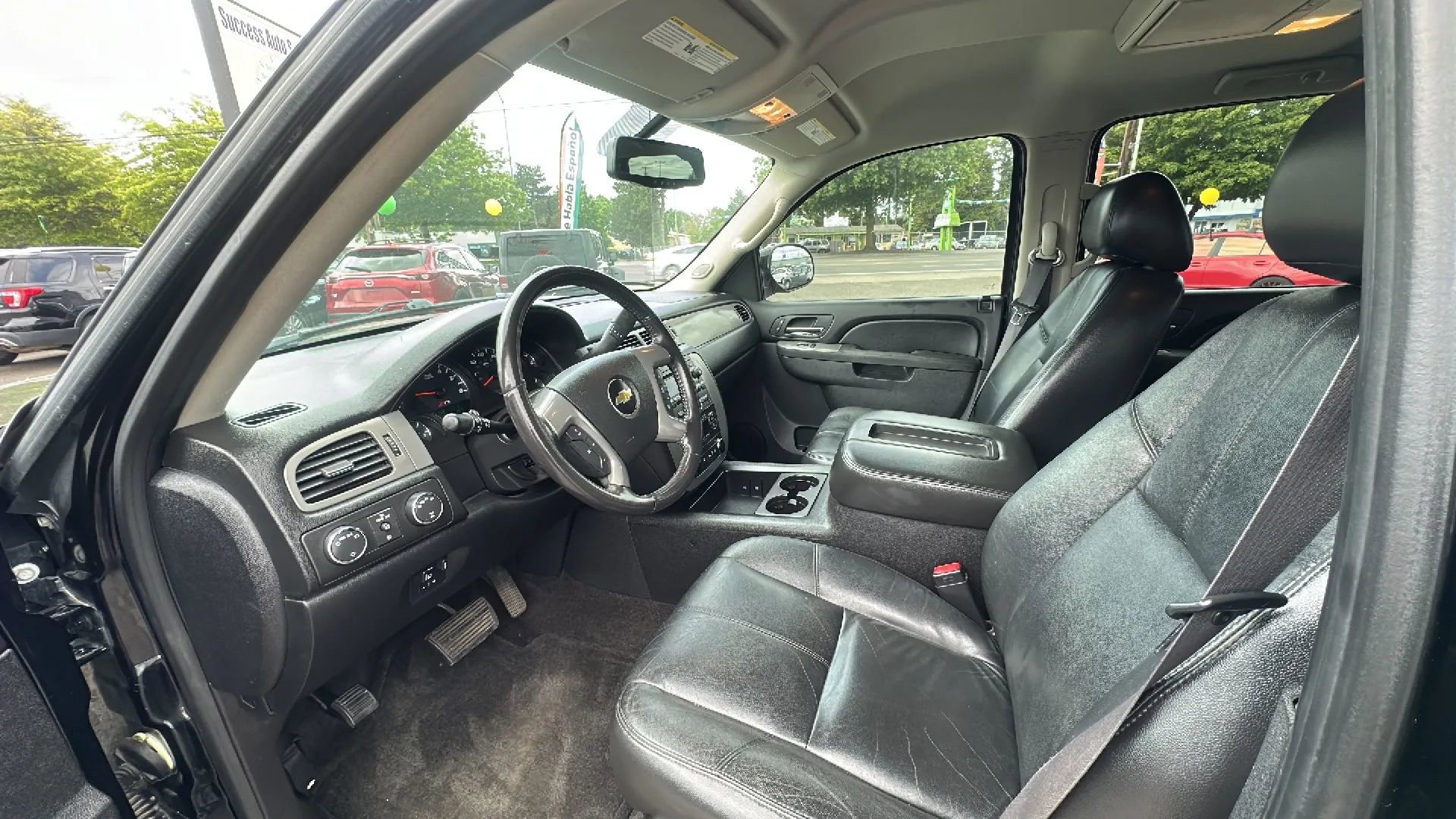 Used 2011 Chevrolet Avalanche LT w/ Luxury Package image 8