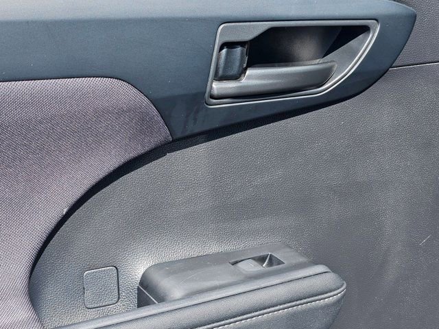 Used 2024 Toyota Highlander LE image 25