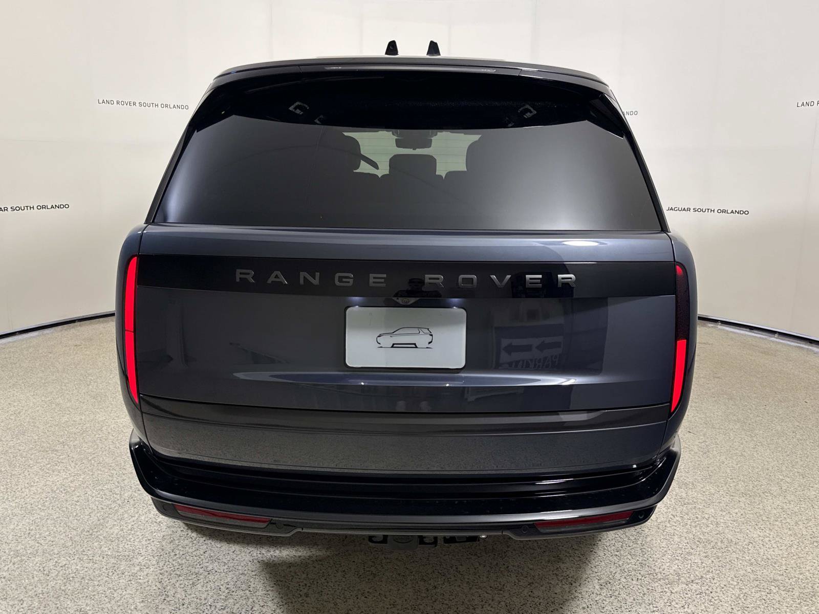 New 2026 Land Rover Range Rover Long Wheelbase SE AWD/4WD image 4