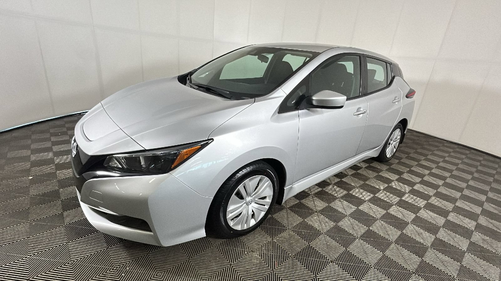Used 2023 Nissan Leaf S FWD image 8