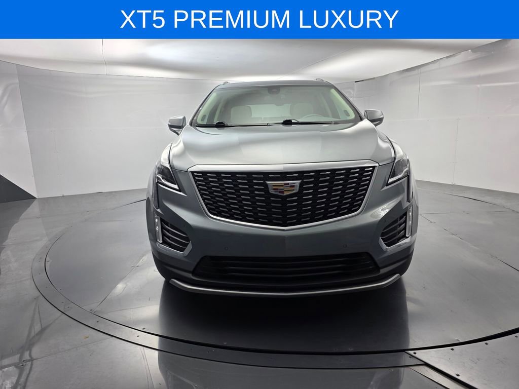 Used 2023 Cadillac XT5 Premium Luxury image 2