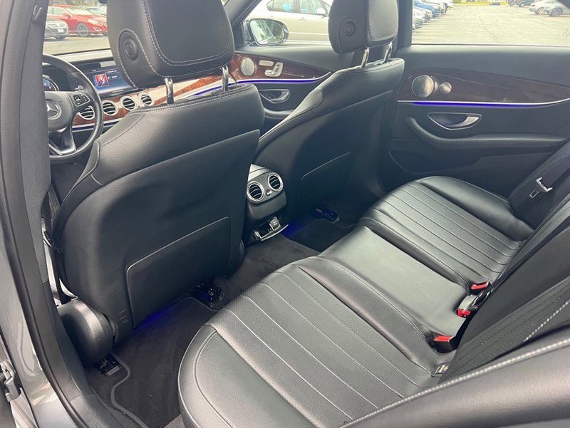Used 2017 Mercedes-Benz E 300 4MATIC image 24