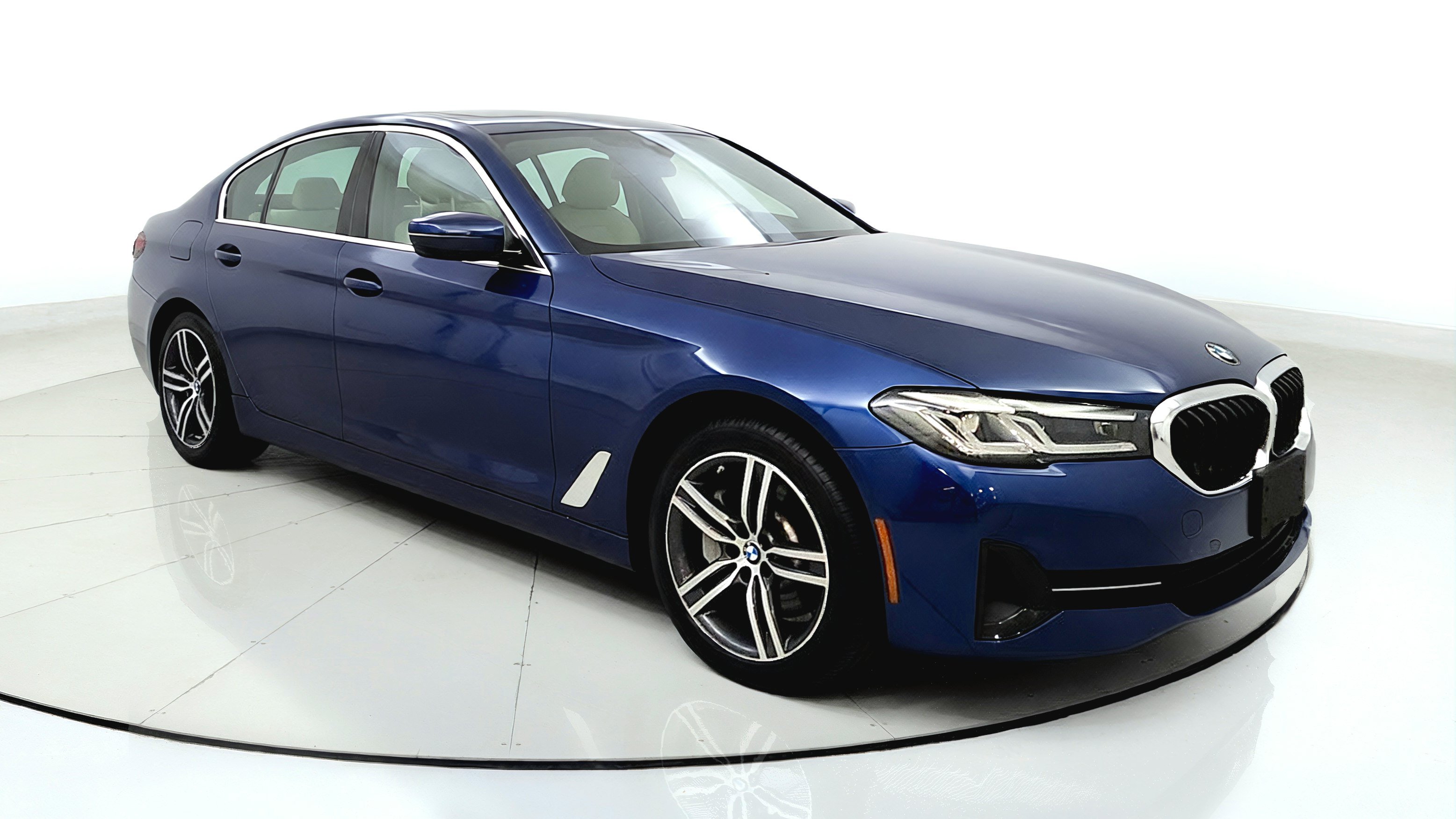 Used 2021 BMW 530e xDrive w/ Premium Package AWD/4WD image 1