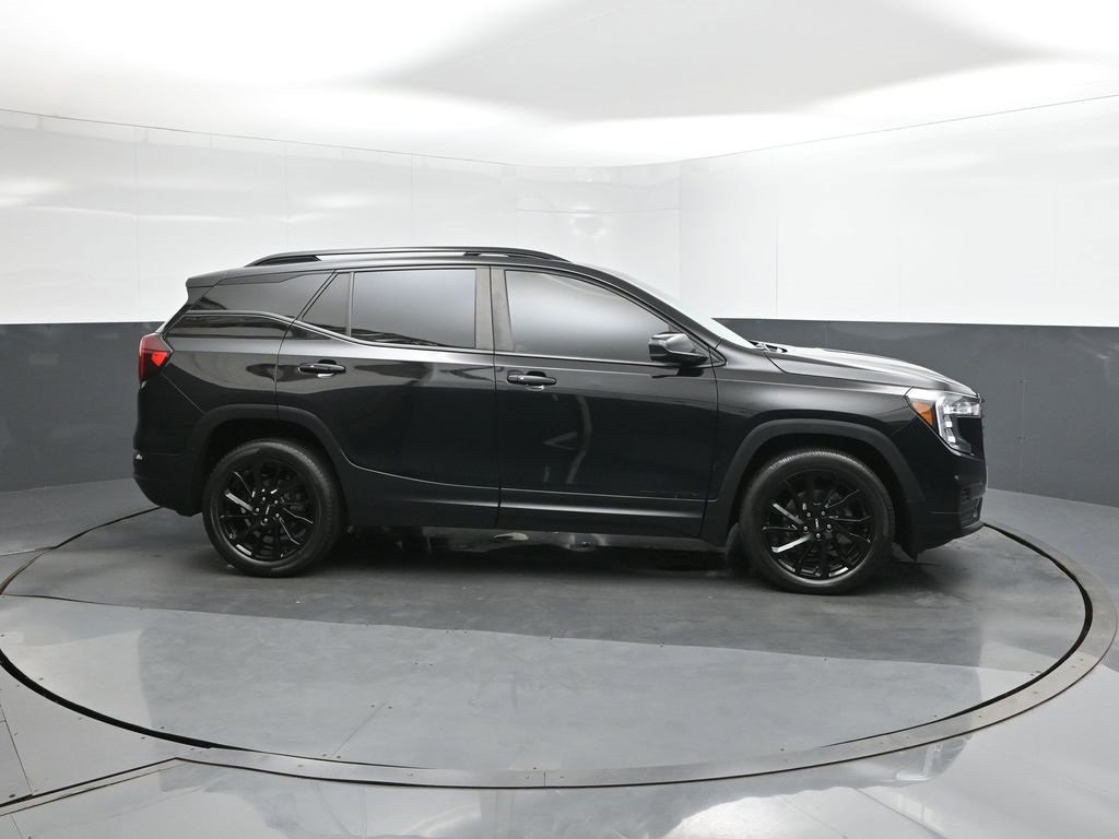 Used 2023 GMC Terrain SLE w/ Driver Convenience Package image 26