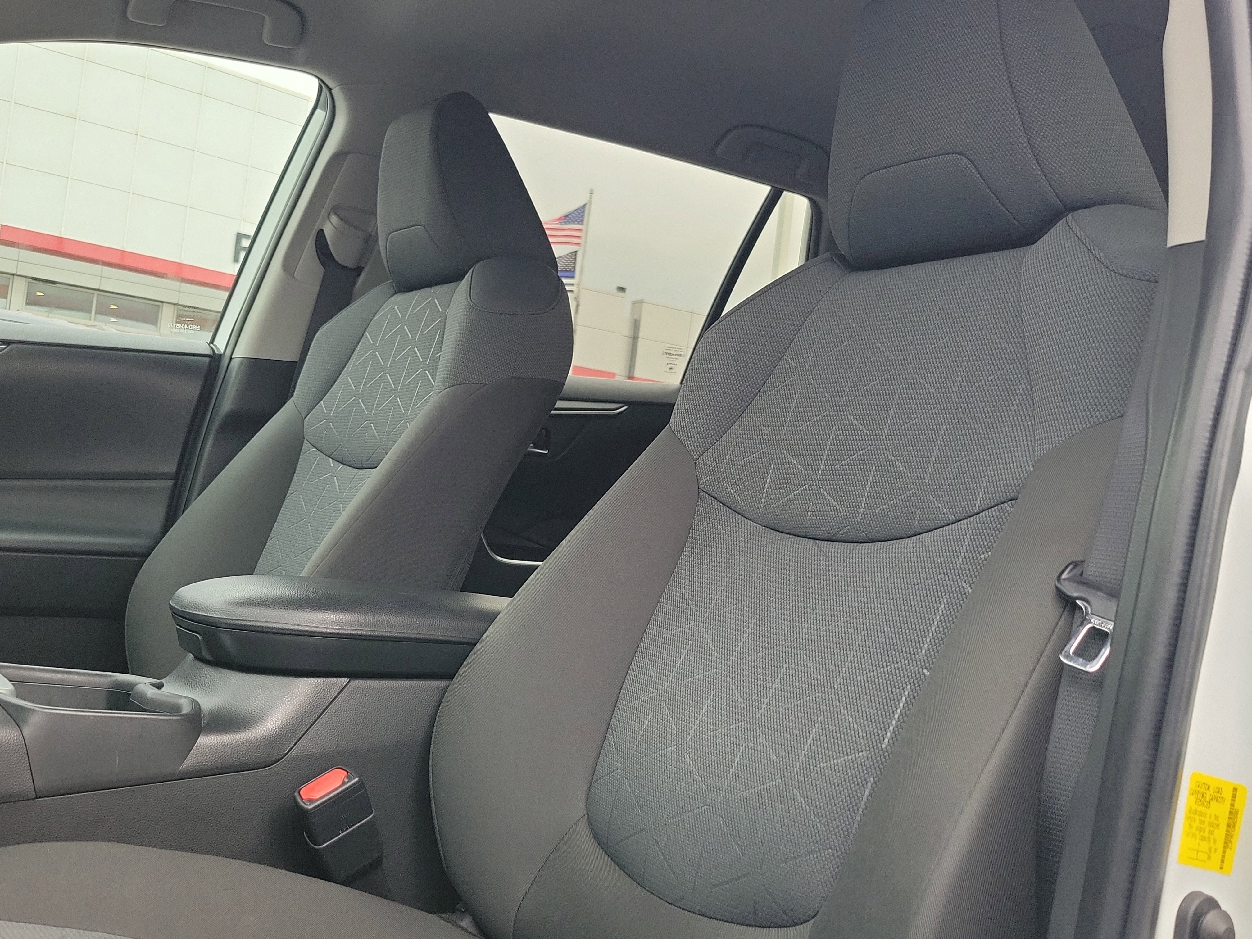 Used 2022 Toyota RAV4 XLE image 19