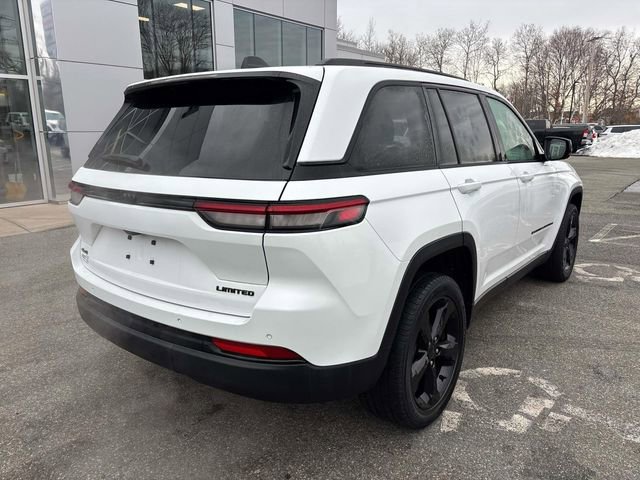 Used 2023 Jeep Grand Cherokee Limited w/ Black Appearance Package AWD/4WD image 3