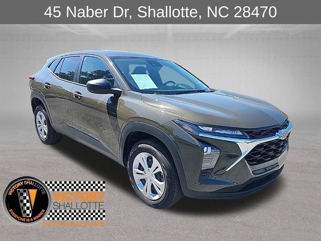 Used 2024 Chevrolet Trax LS FWD image 1