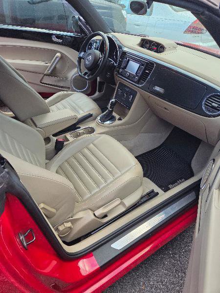 Used 2013 Volkswagen Beetle 2.0T image 14