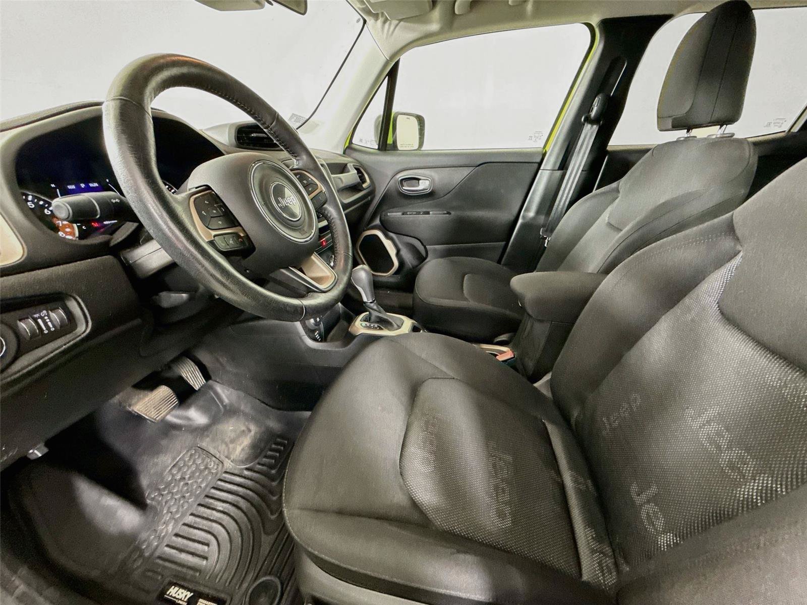 Used 2017 Jeep Renegade Latitude w/ Cold Weather Group AWD/4WD image 7