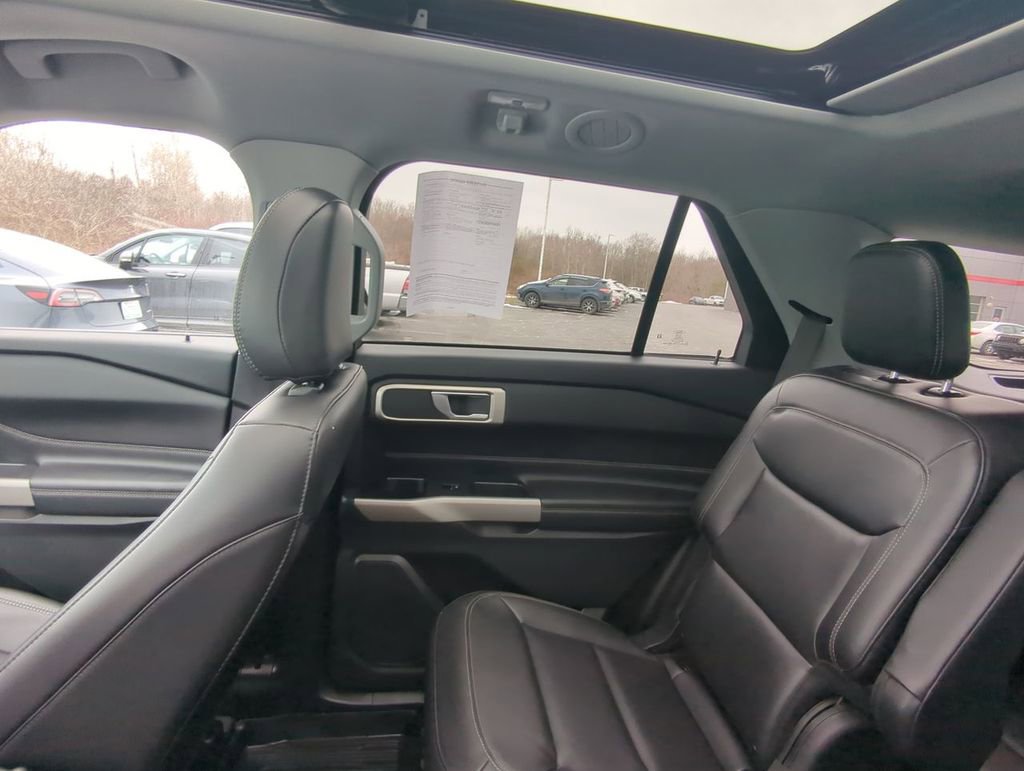 Used 2023 Ford Explorer XLT w/ Equipment Group 202A image 12