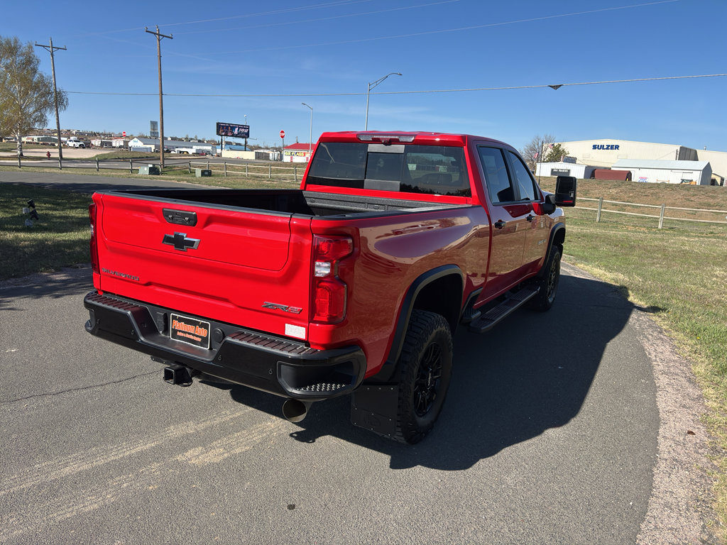Used 2024 Chevrolet Silverado 2500 ZR2 w/ Technology Package AWD/4WD image 5