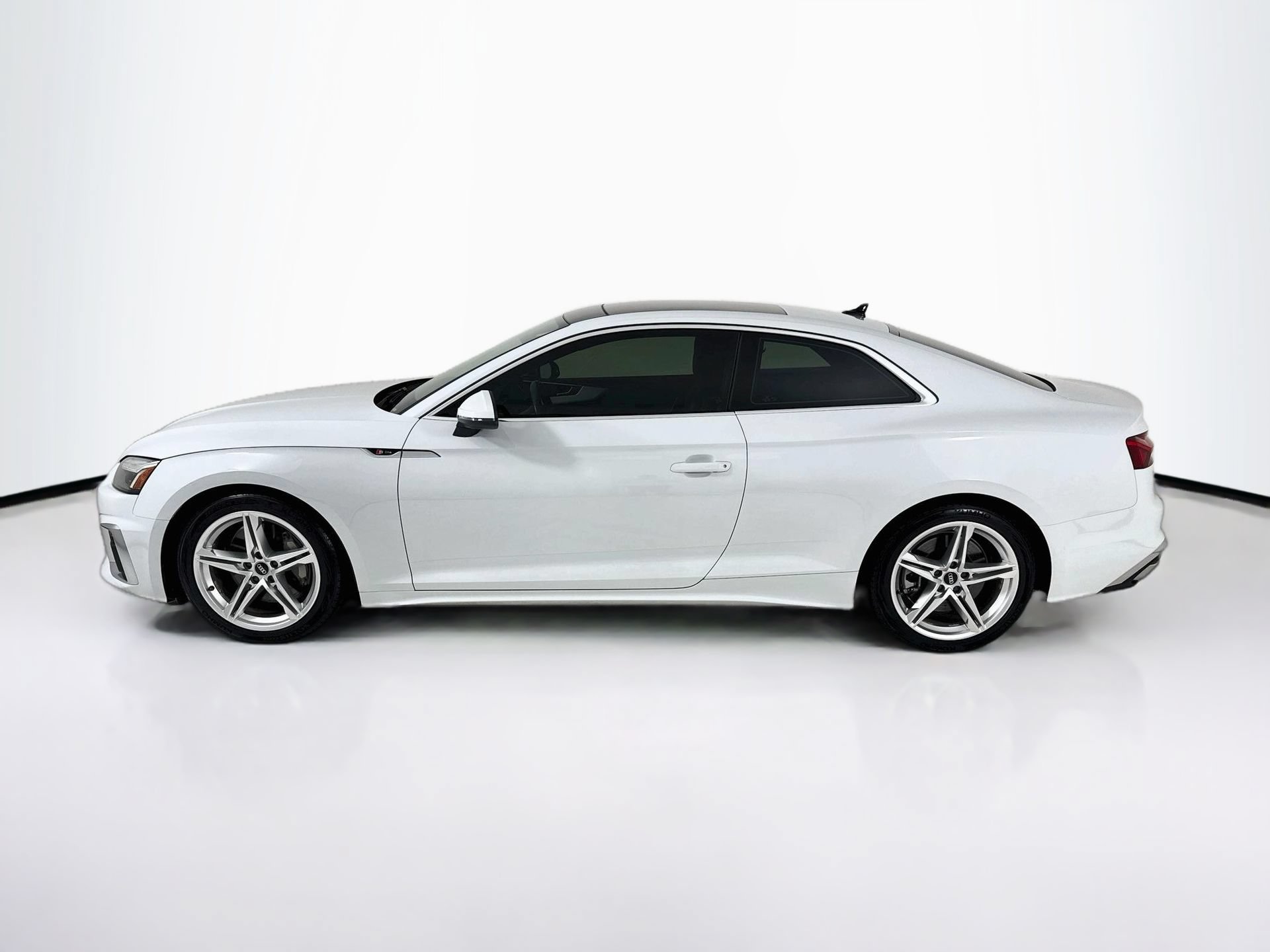 Used 2022 Audi A5 2.0T Premium Plus w/ Premium Plus AWD/4WD image 5