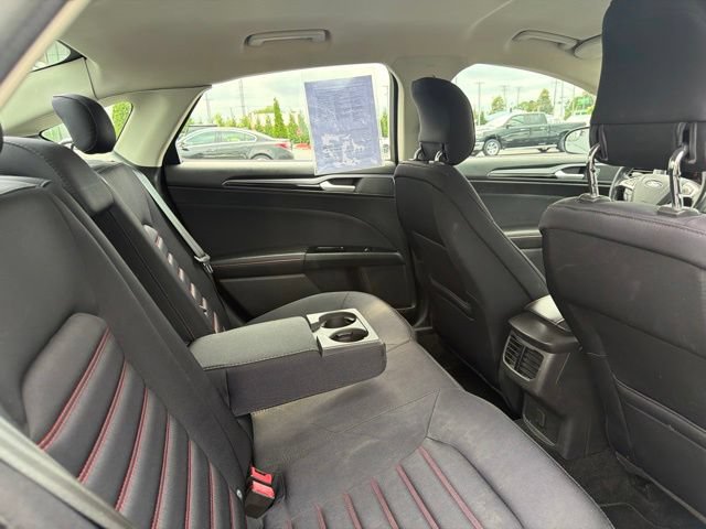 Used 2014 Ford Fusion SE FWD image 29