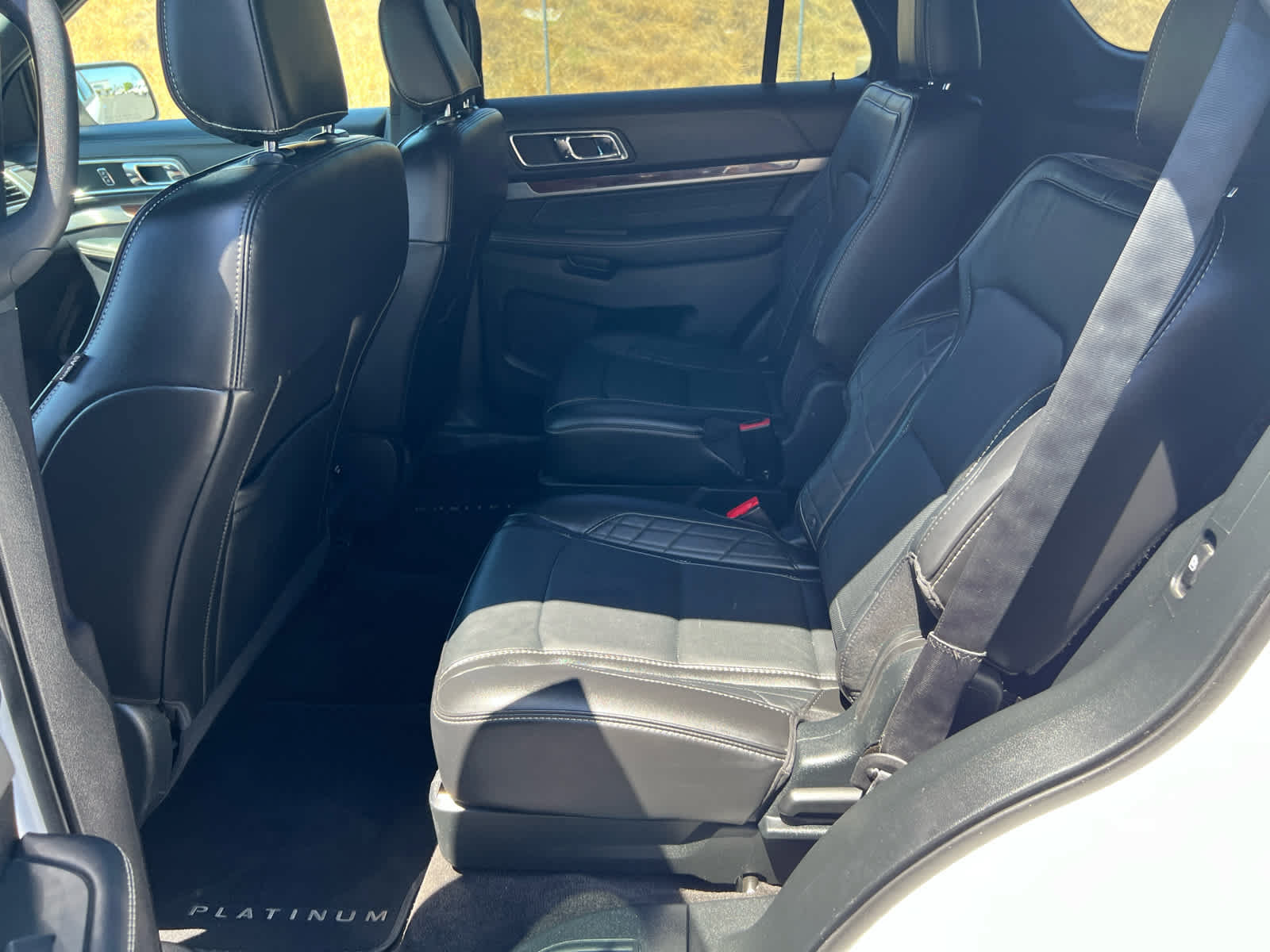 Used 2018 Ford Explorer Platinum AWD/4WD image 14