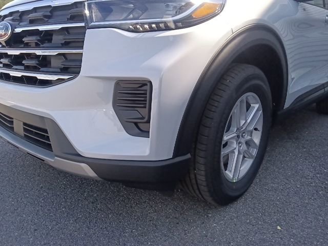 New 2026 Ford Explorer Active RWD image 9