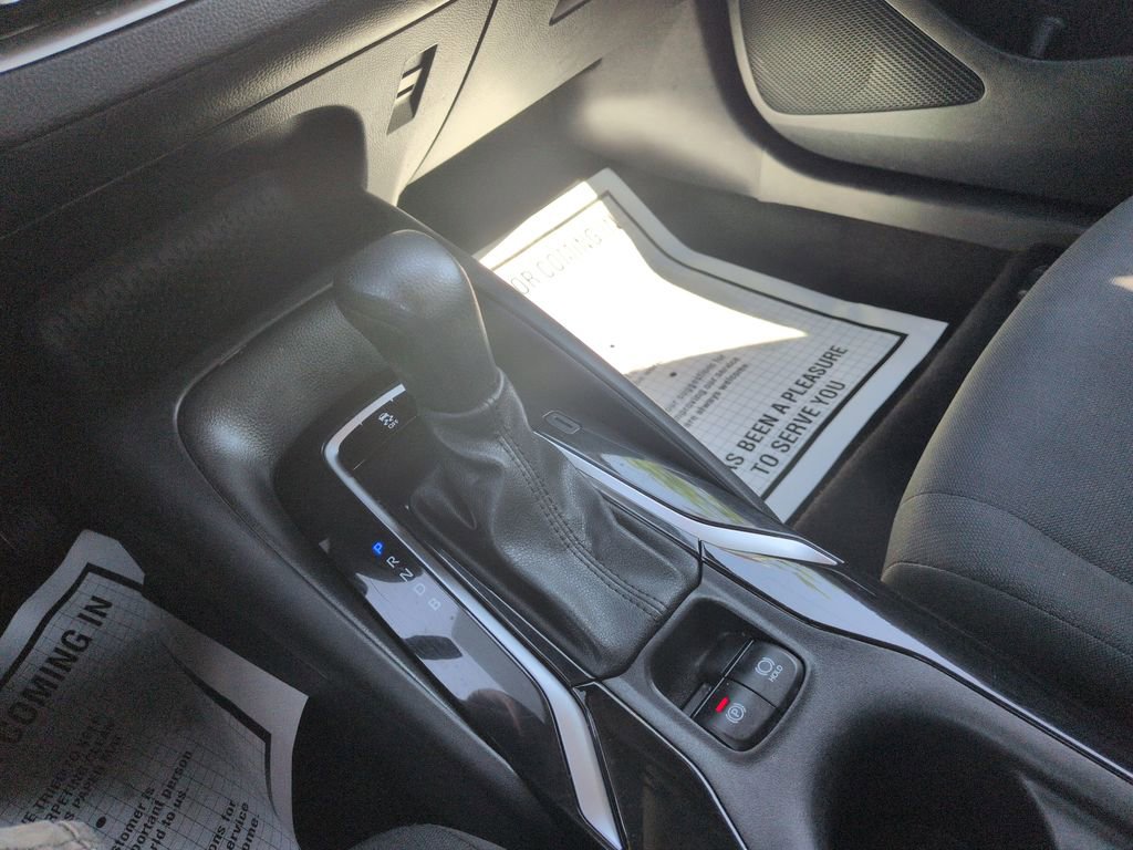 Used 2021 Toyota Corolla LE FWD image 24