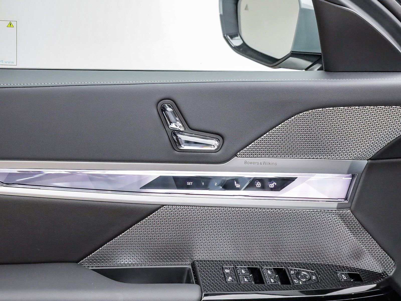 New 2025 BMW i7 xDrive60 w/ Premium Package image 22