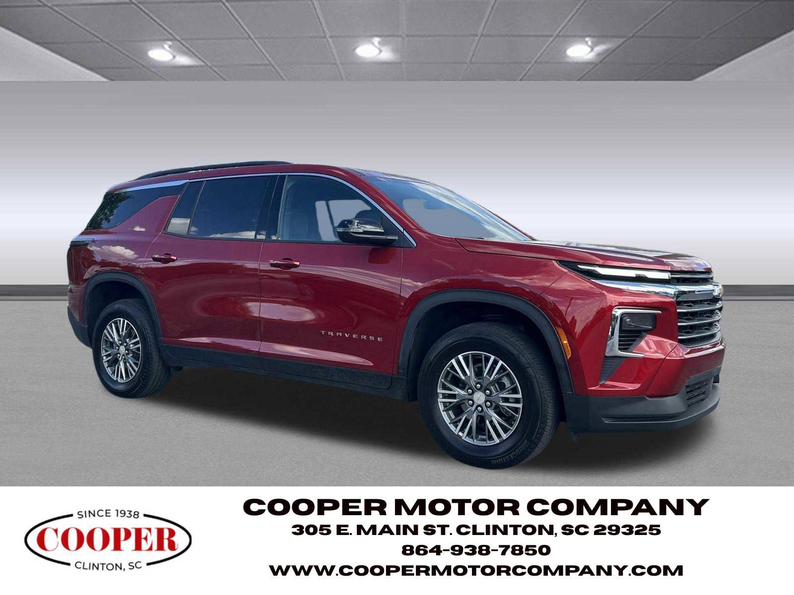 Used 2025 Chevrolet Traverse LT image 7