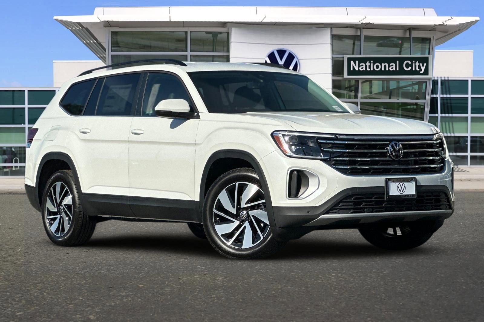 New 2026 Volkswagen Atlas SE FWD image 2