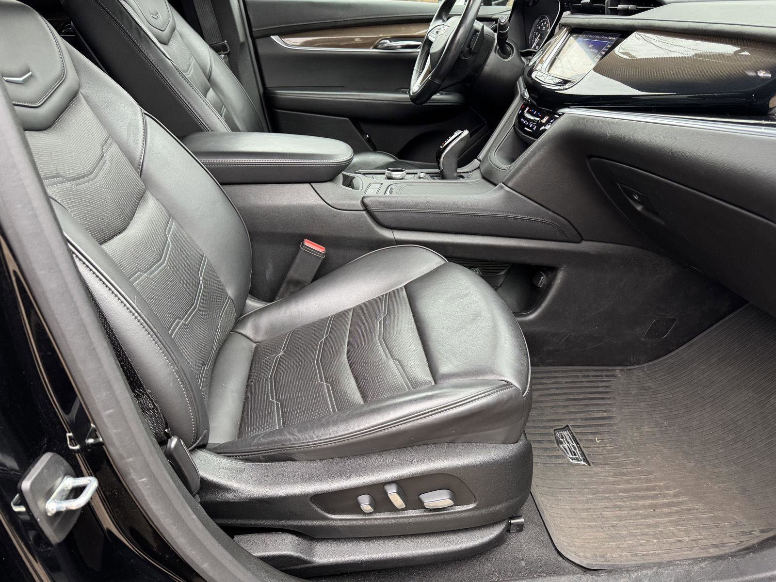 Used 2020 Cadillac XT6 Premium Luxury w/ Platinum Package image 19