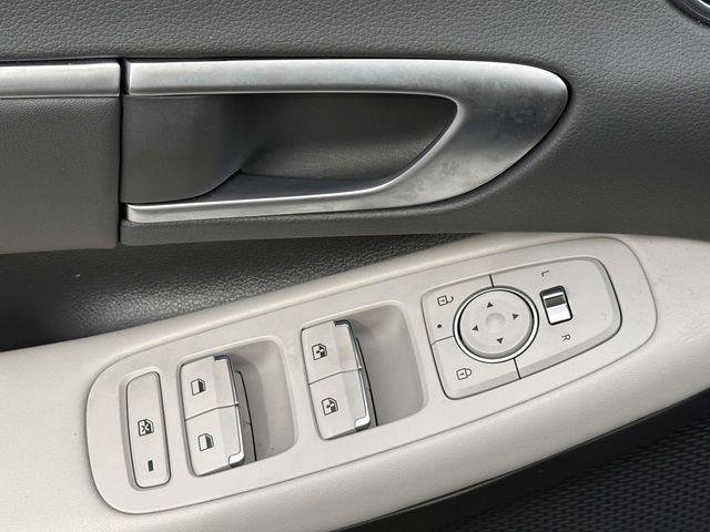 Certified 2025 Hyundai Sonata SEL image 12