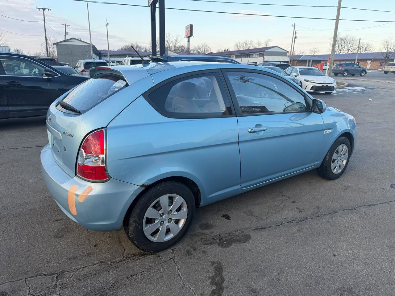 Used 2010 Hyundai Accent GS image 6