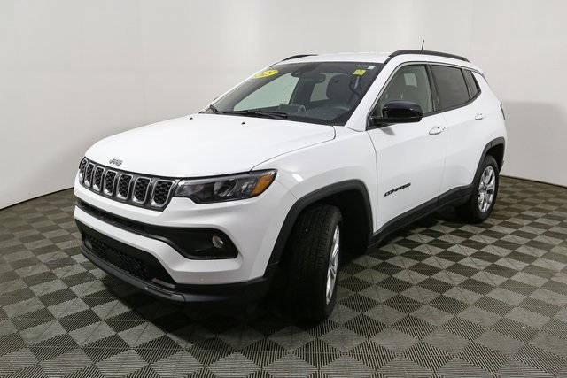 Used 2025 Jeep Compass Latitude image 5