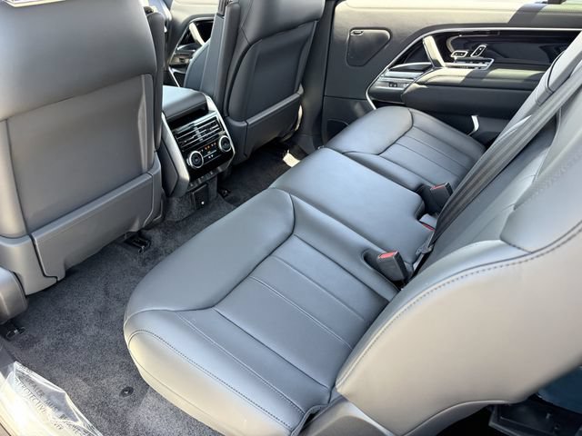 New 2026 Land Rover Range Rover Long Wheelbase SE AWD/4WD image 15