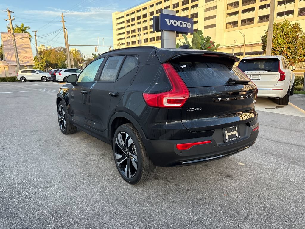 New 2026 Volvo XC40 B5 Plus AWD/4WD image 7