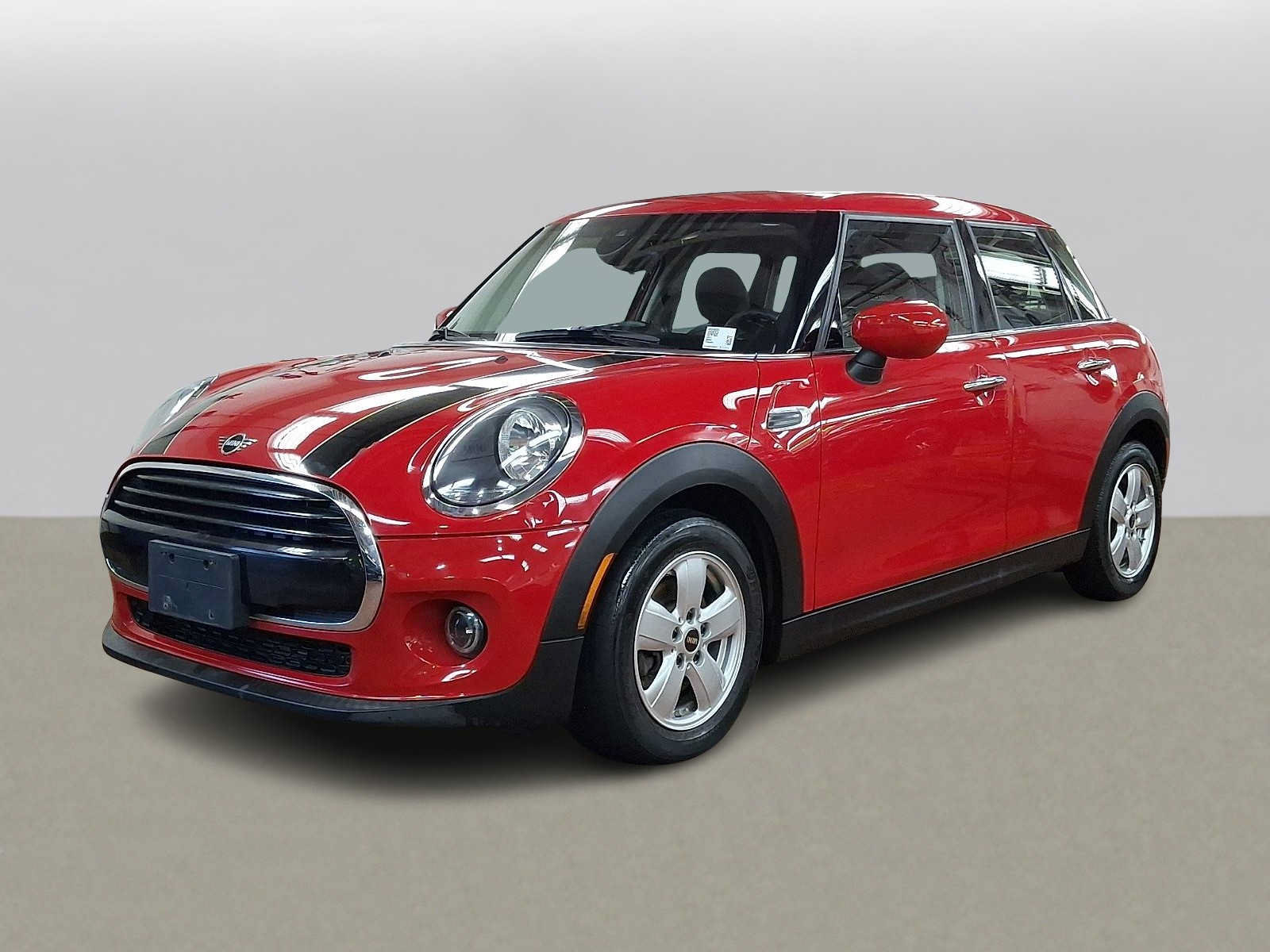 Used 2021 MINI Cooper 4-Door Hardtop w/ Storage Package FWD image 1
