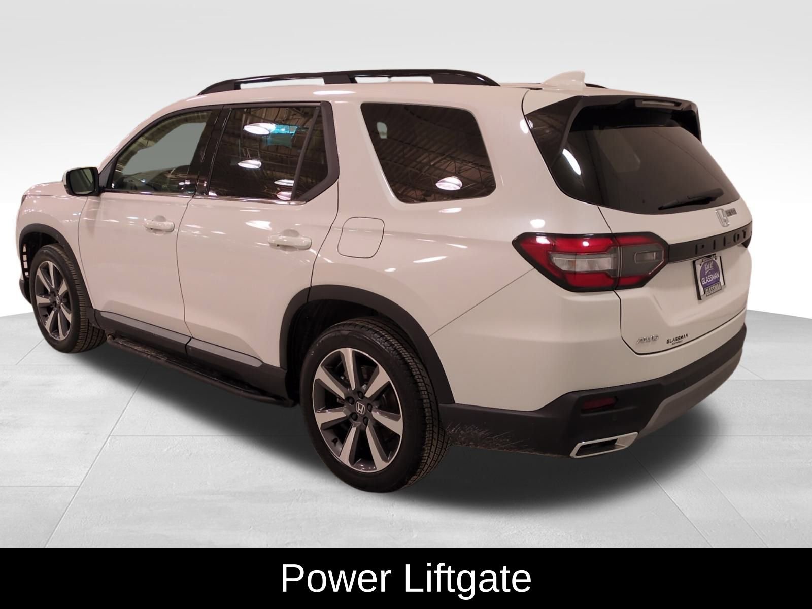 Used 2025 Honda Pilot Elite image 9