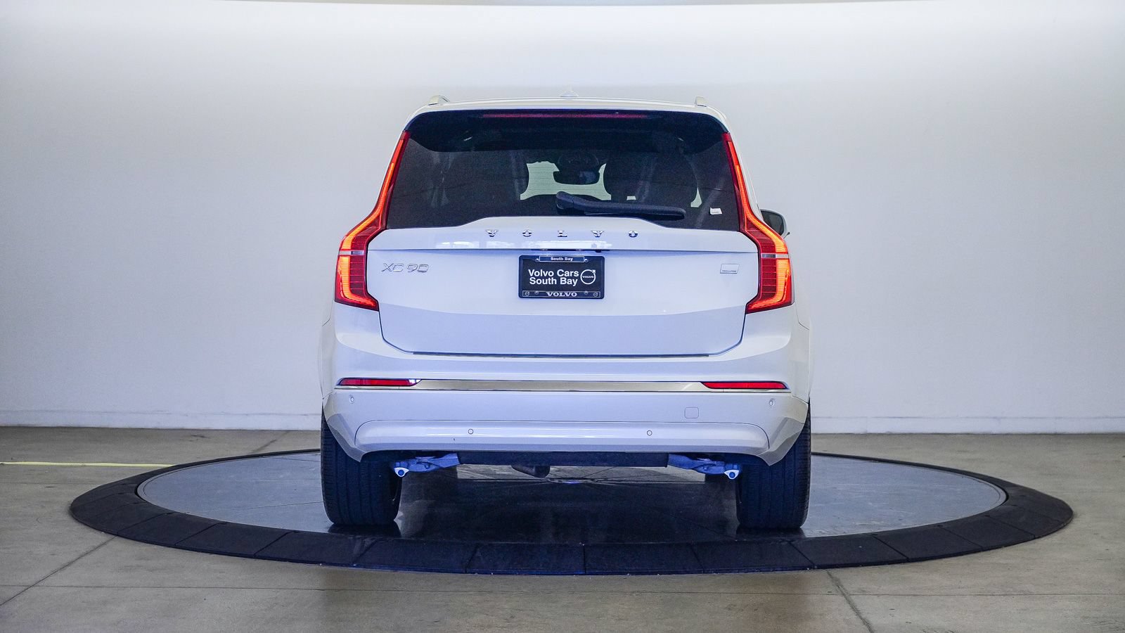 Certified 2024 Volvo XC90 T8 Plus w/ Protection Package Premier AWD/4WD image 3