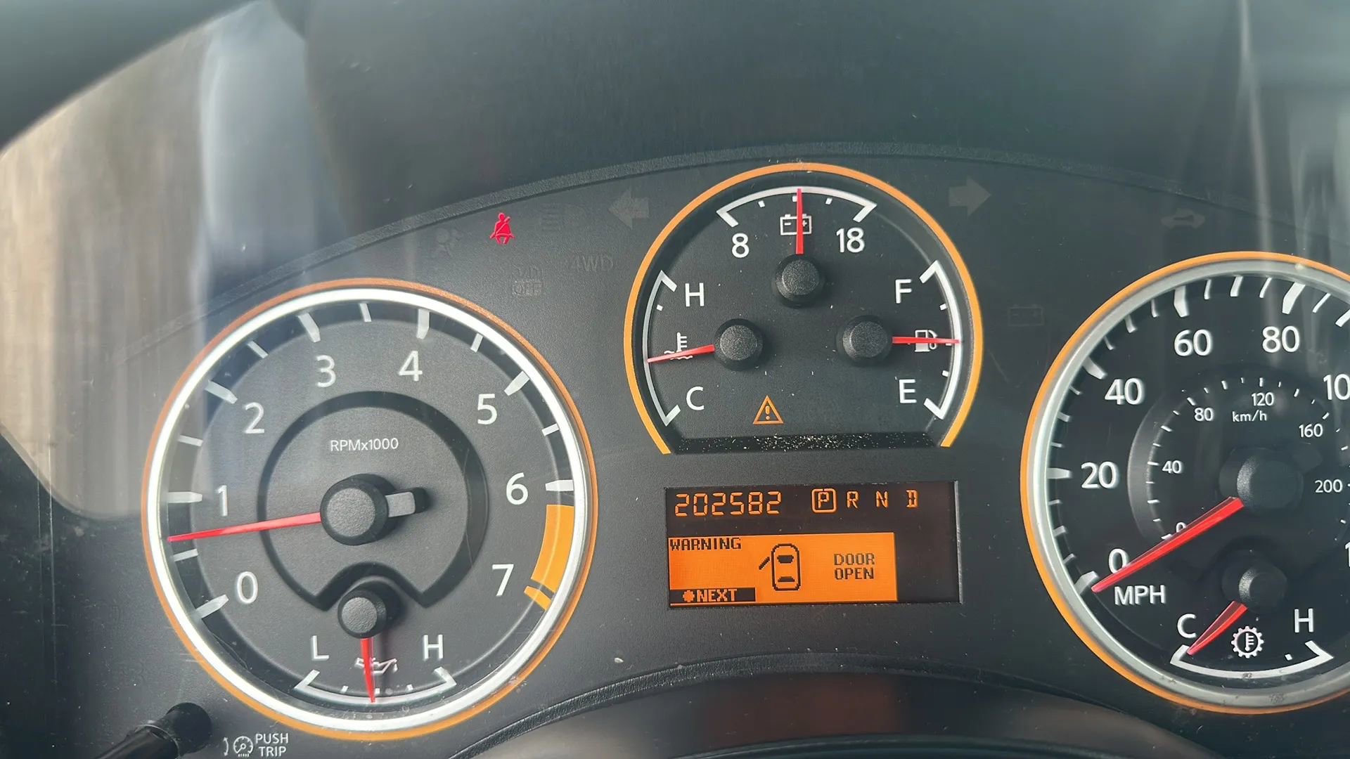 Used 2012 Nissan Titan SV w/ SV Value Truck Pkg image 20