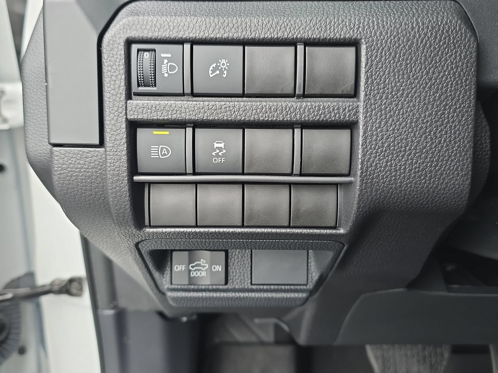 Used 2024 Toyota Tacoma SR AWD/4WD image 25