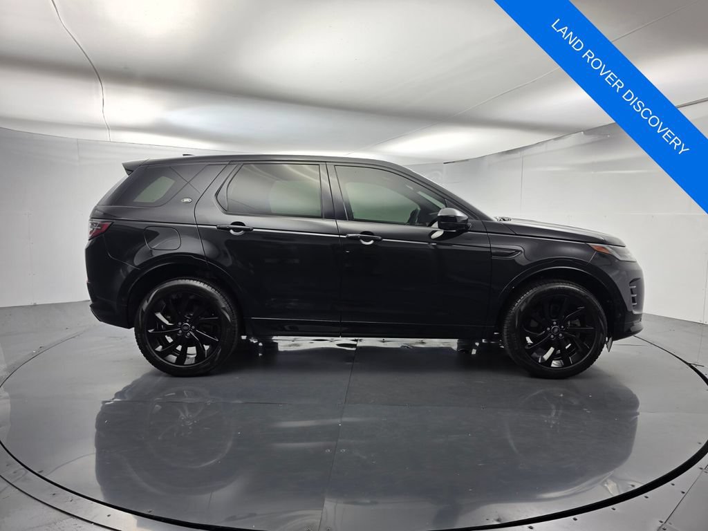Used 2024 Land Rover Discovery Sport Dynamic SE AWD/4WD image 3