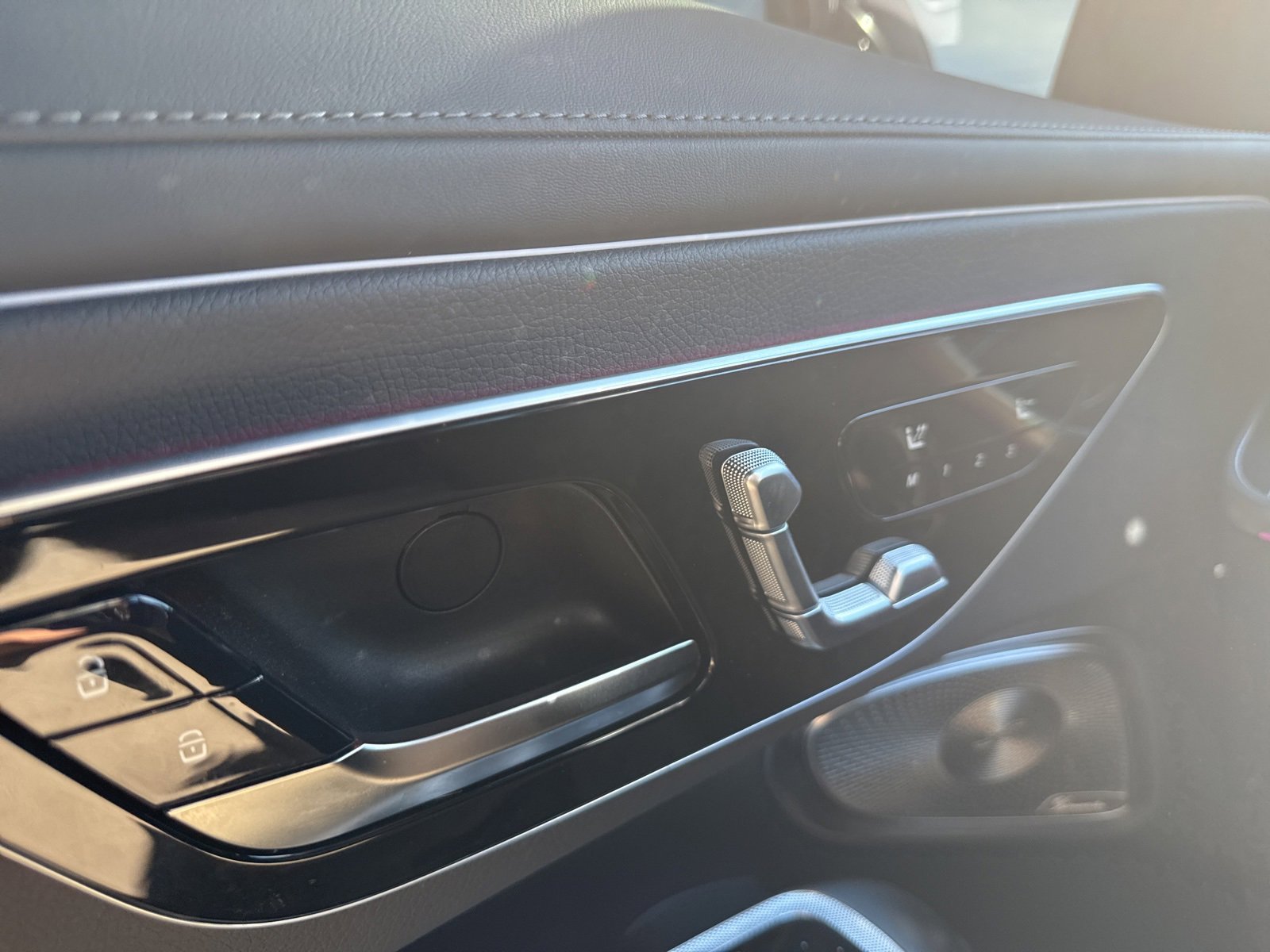 Used 2024 Mercedes-Benz CLE 300 4MATIC Cabriolet image 12