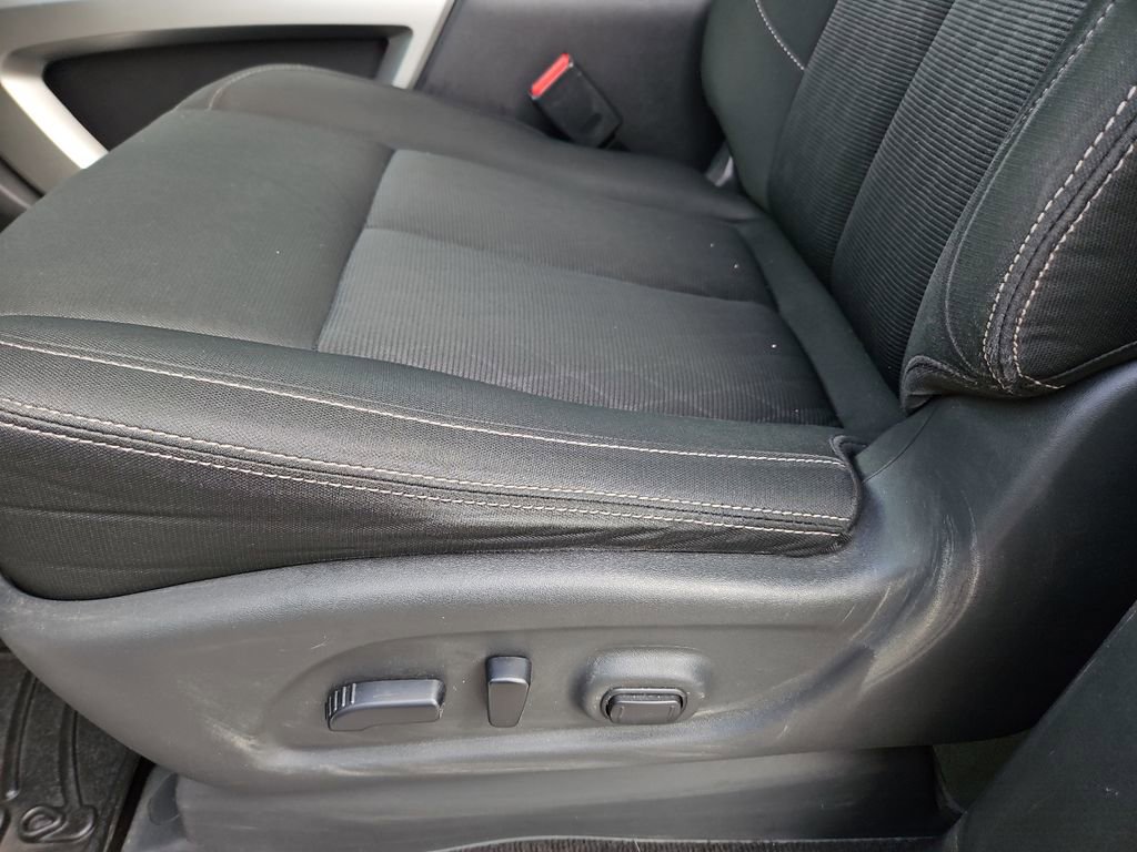 Used 2018 Nissan Titan SV w/ SV Convenience Package RWD image 22