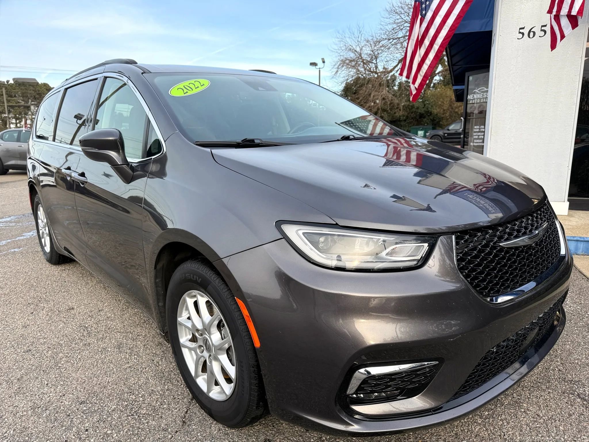 Used 2022 Chrysler Pacifica Touring-L FWD image 16