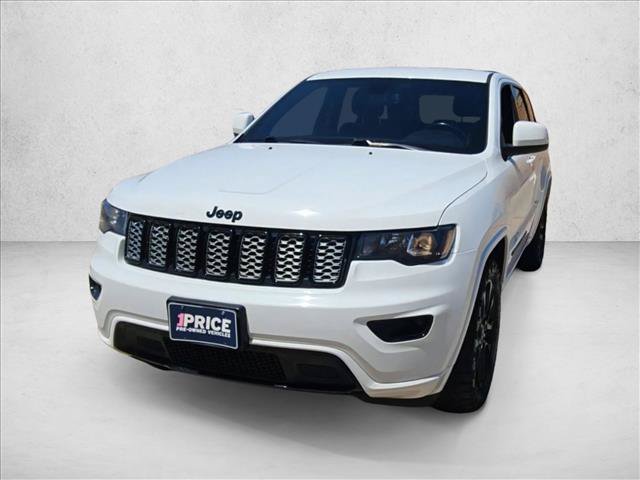 Used 2020 Jeep Grand Cherokee Altitude RWD image 3
