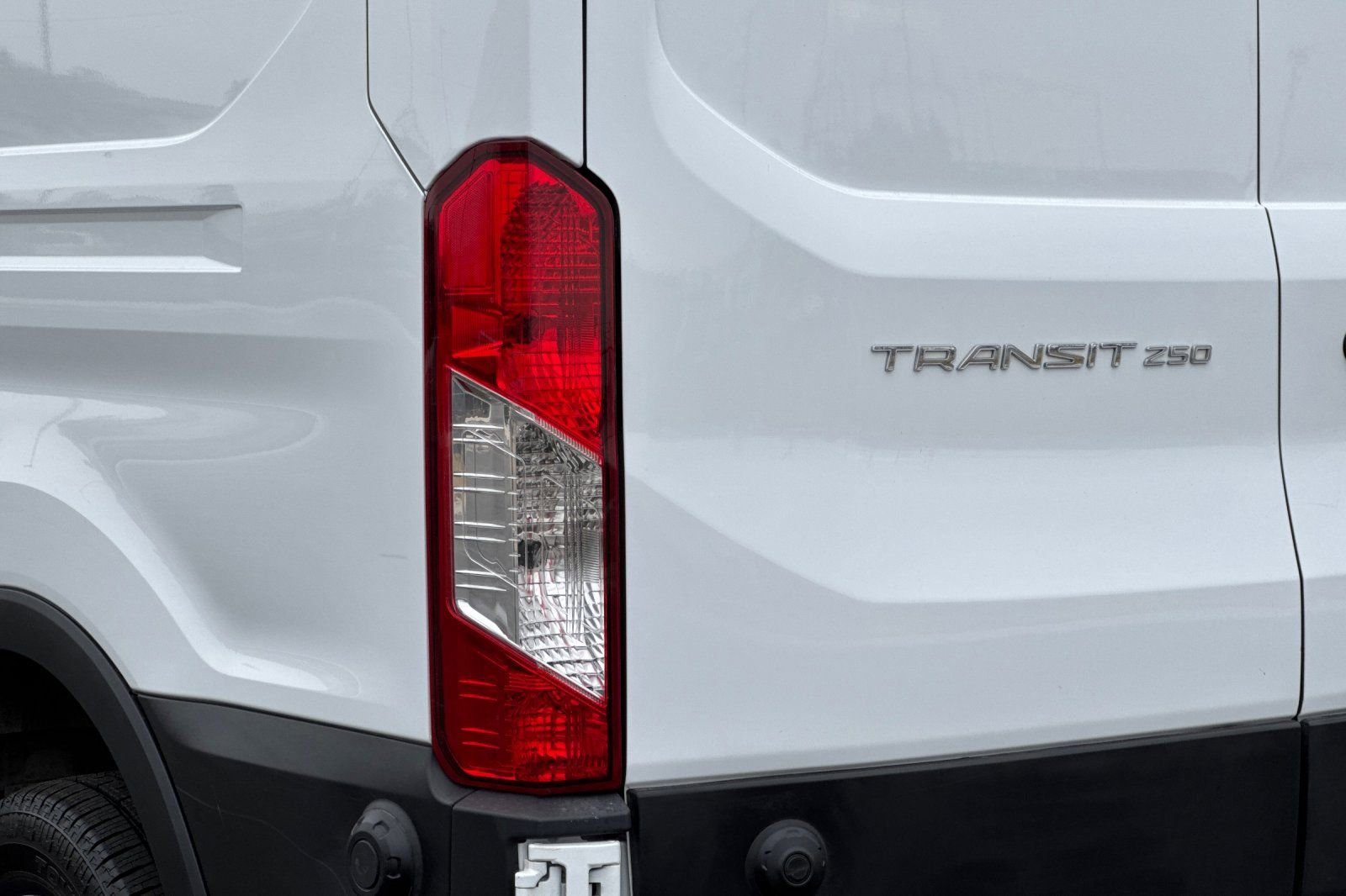 Used 2024 Ford Transit 250 148 Medium Roof w/ Exterior Upgrade Package image 31