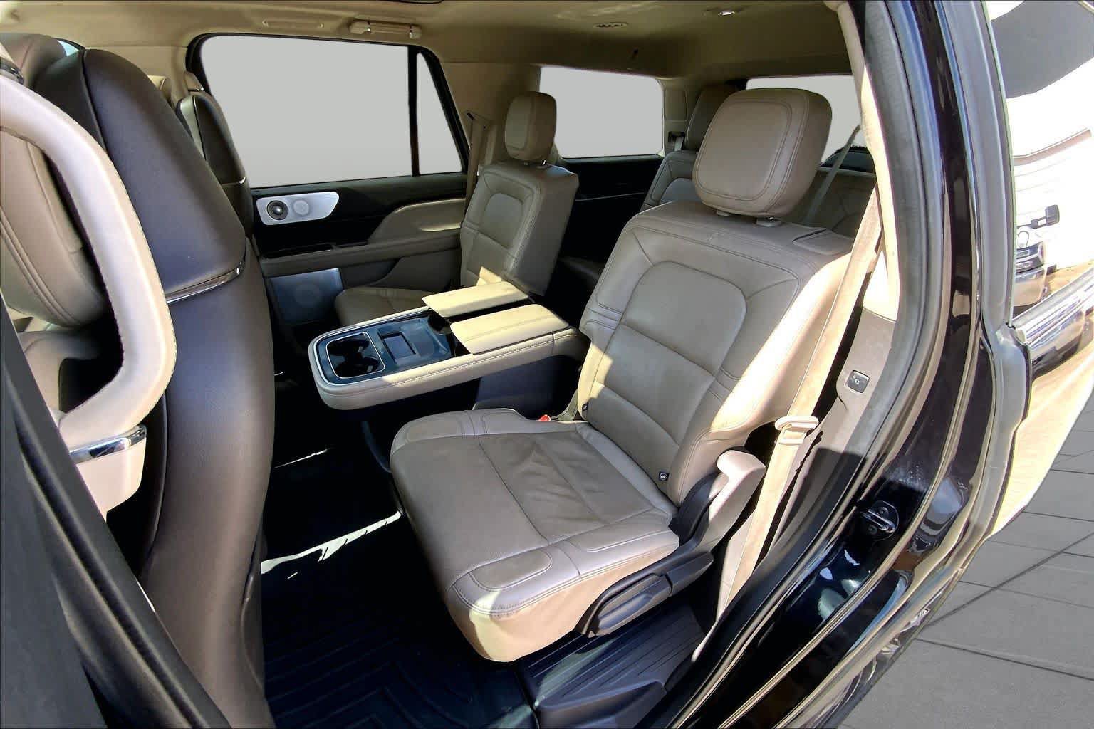 Used 2022 Lincoln Navigator Reserve AWD/4WD image 21