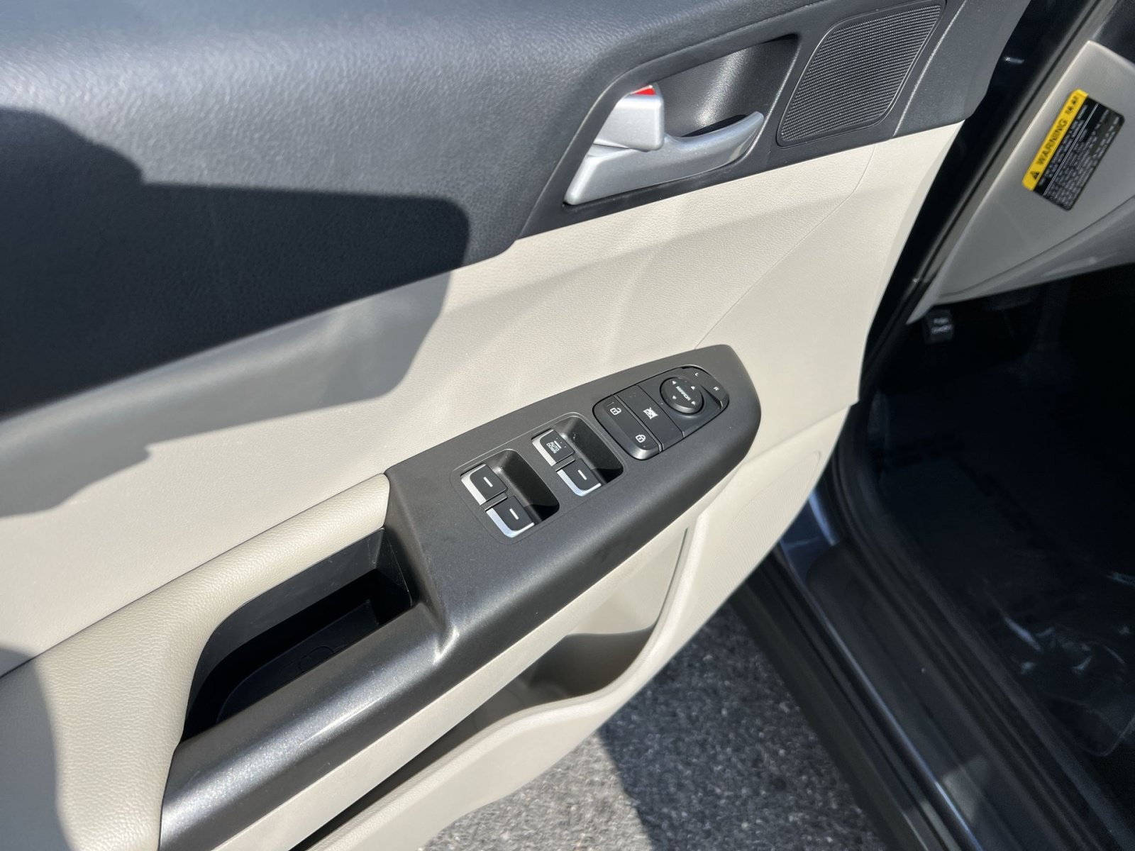 Used 2020 Kia Sportage LX AWD/4WD image 14