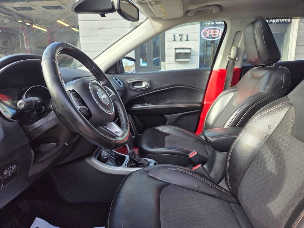 Used 2018 Jeep Compass Latitude w/ Popular Equipment Group AWD/4WD image 10
