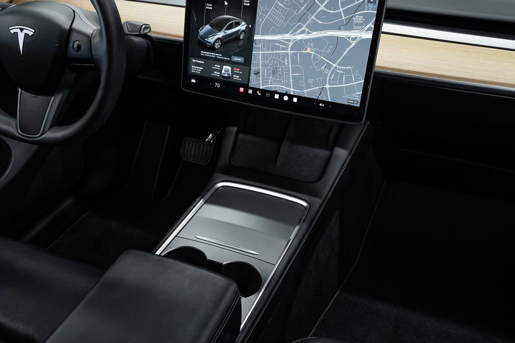 Used 2023 Tesla Model Y Long Range image 27