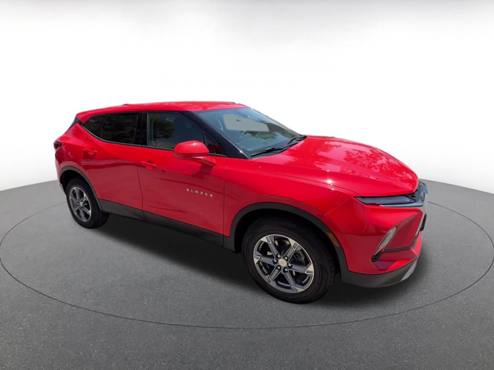 Used 2025 Chevrolet Blazer LT FWD video 2