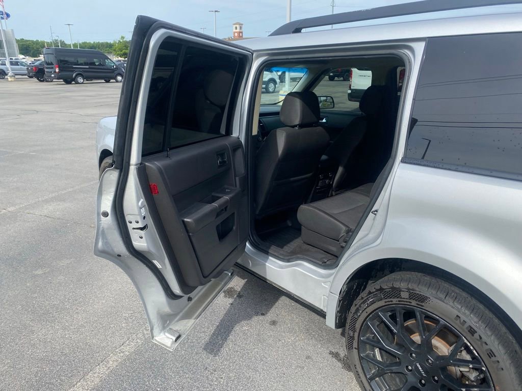 Used 2019 Ford Flex SE FWD image 25