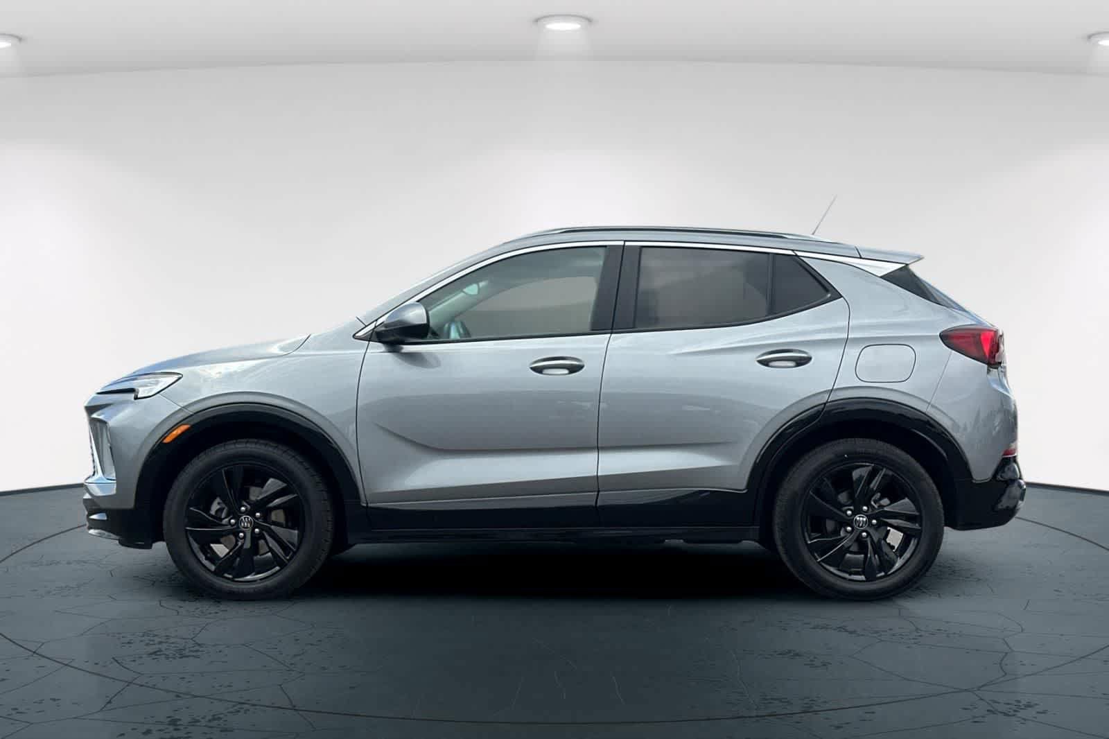 Used 2024 Buick Encore GX Sport Touring AWD/4WD image 9