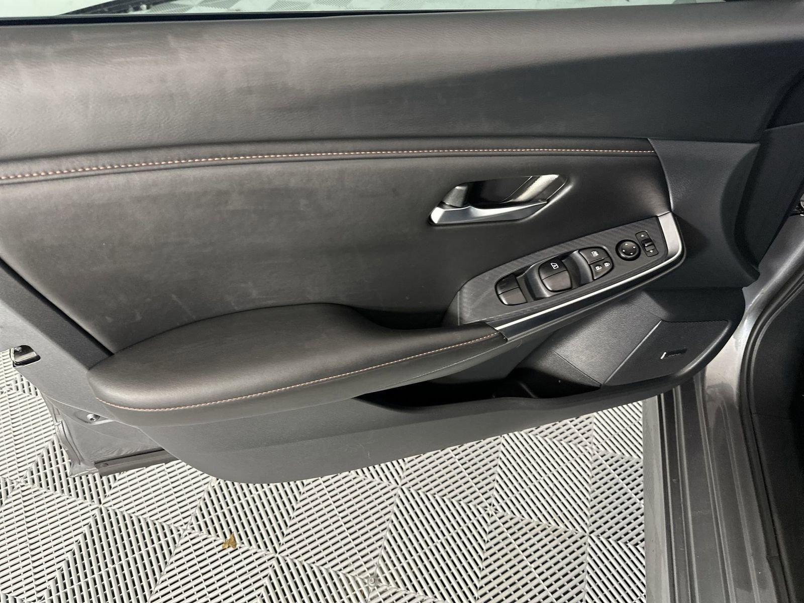 Certified 2023 Nissan Sentra SR w/ SR Premium Package image 31